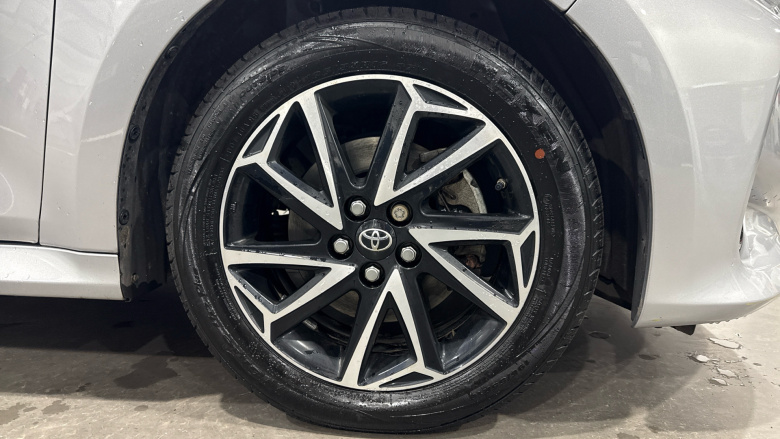 Toyota Yaris 1.5 Hybrid Design 5dr CVT Hybrid Hatchback